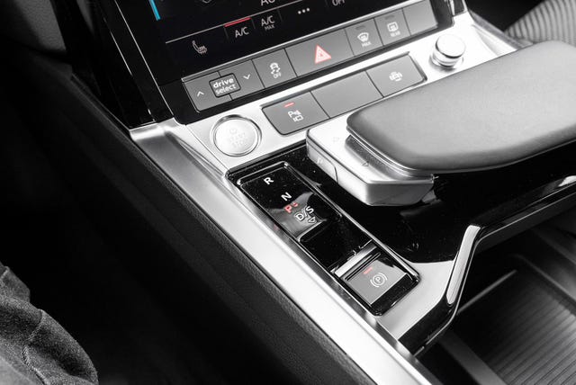 2020 AUDI E-TRON - 28