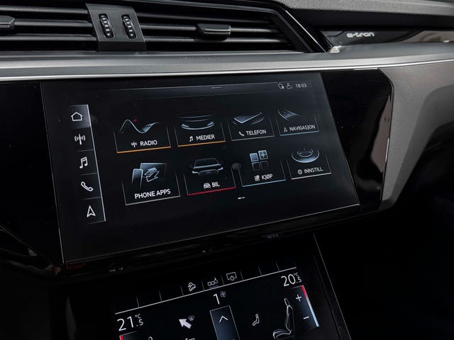 2020 AUDI E-TRON - 12