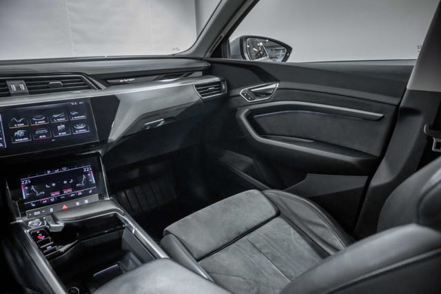 2020 AUDI E-TRON - 31