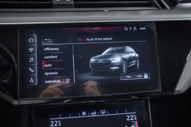 2020 AUDI E-TRON - 18