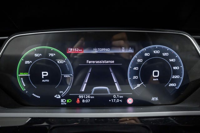 2020 AUDI E-TRON - 8