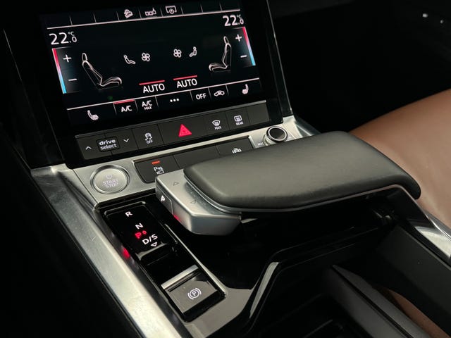 2020 AUDI E-TRON - 37