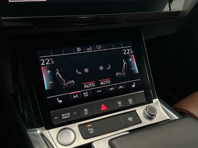 2020 AUDI E-TRON - 38