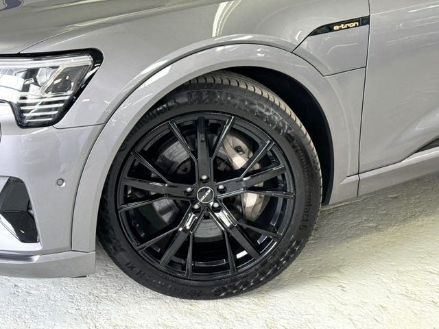 WAUZZZGE8LB026824 2020 AUDI E-TRON-5