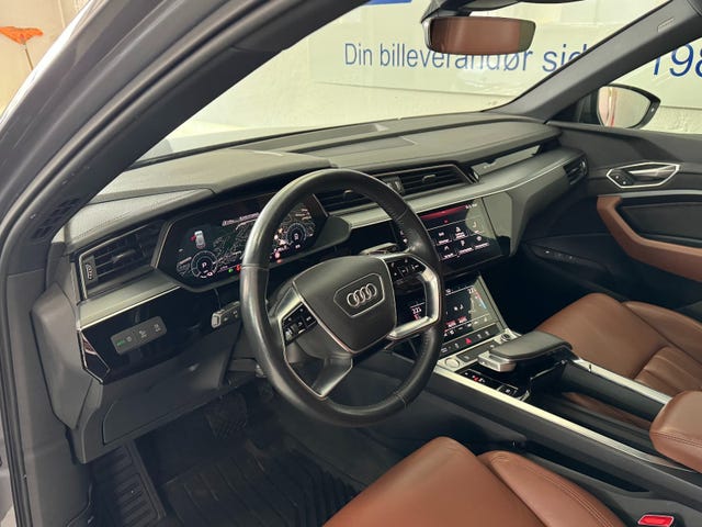 2020 AUDI E-TRON - 33
