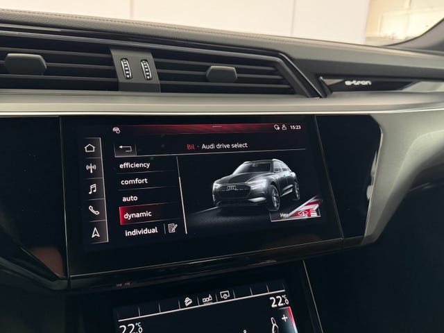 2020 AUDI E-TRON - 46