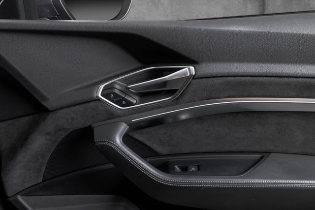 2020 AUDI E-TRON - 8