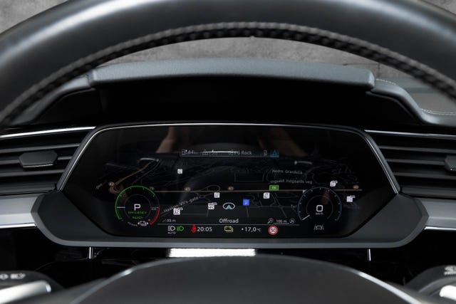 2020 AUDI E-TRON - 20