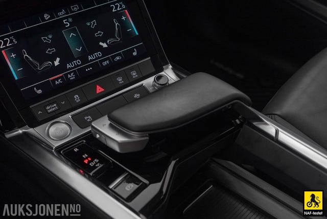 2020 AUDI E-TRON - 26