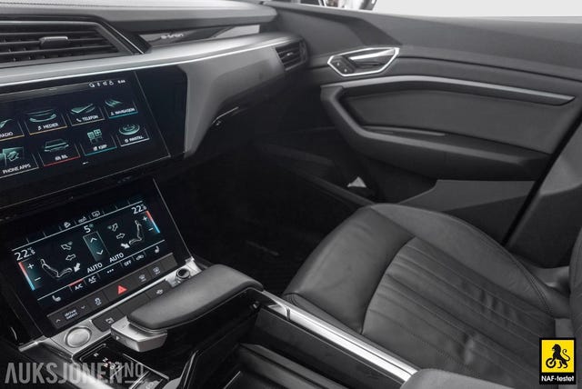 2020 AUDI E-TRON - 25