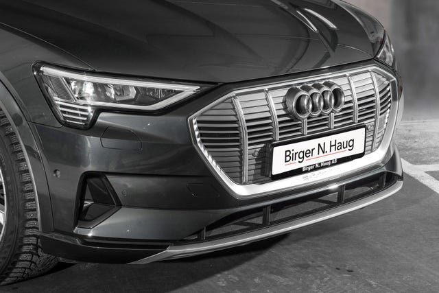 WAUZZZGE3MB030555 2021 AUDI E-TRON-2