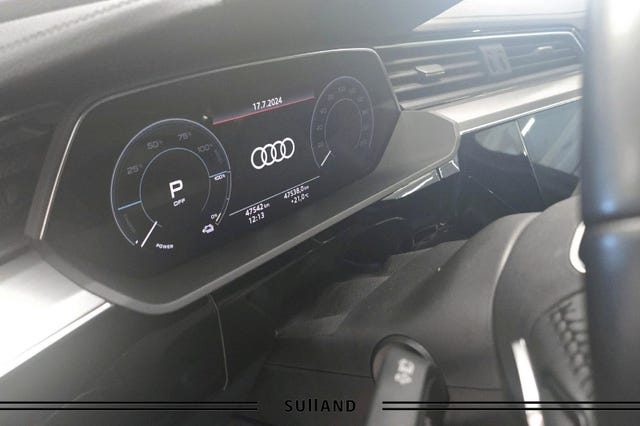 2020 AUDI E-TRON - 12