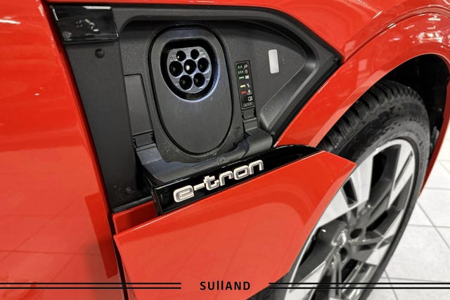 2020 AUDI E-TRON - 20