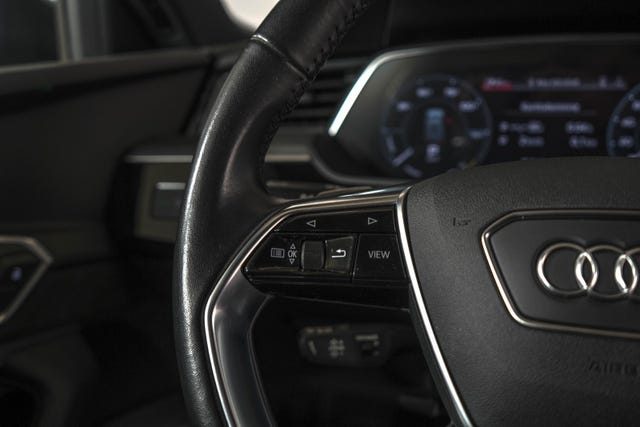 2020 AUDI E-TRON - 23