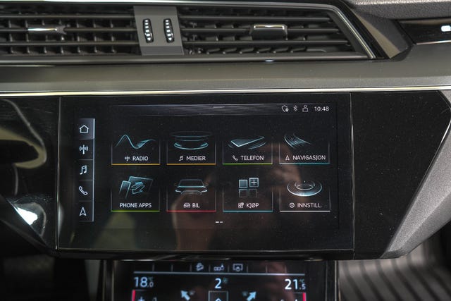 2020 AUDI E-TRON - 27
