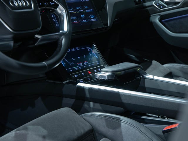2020 AUDI E-TRON - 8
