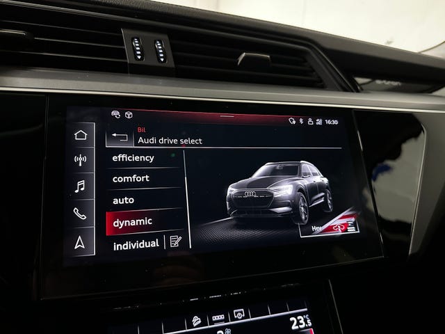 2021 AUDI E-TRON - 31
