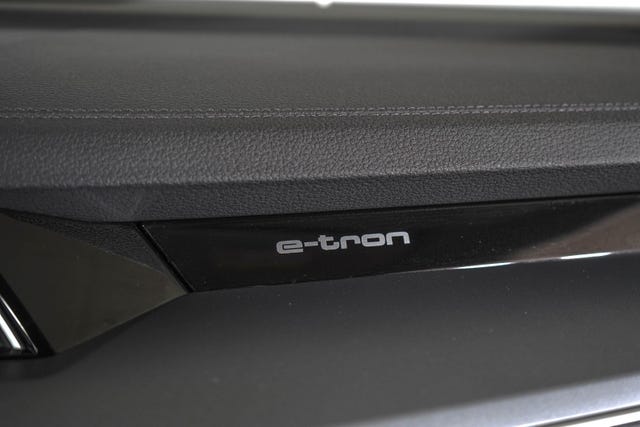 2021 AUDI E-TRON - 28
