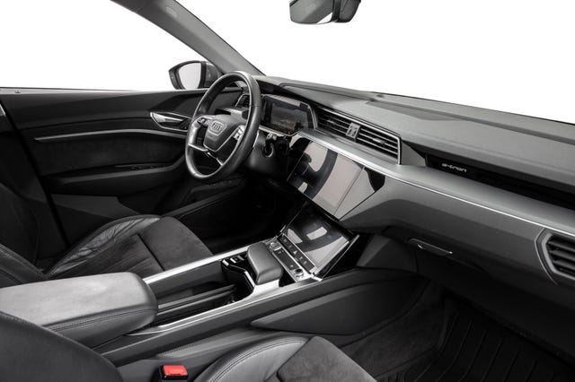 2020 AUDI E-TRON - 11