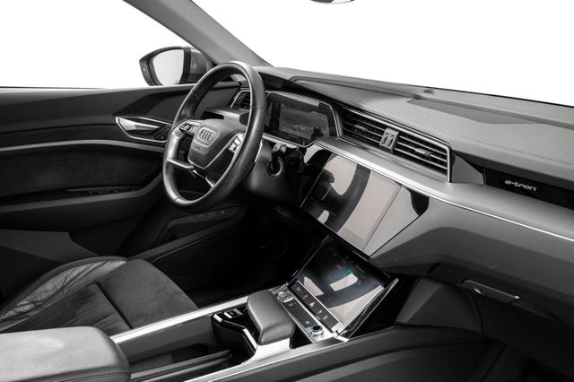 2020 AUDI E-TRON - 10
