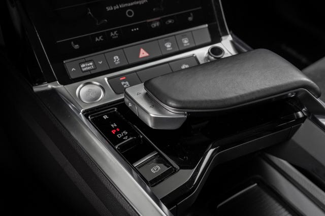 2020 AUDI E-TRON - 23