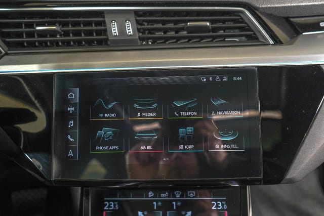 2020 AUDI E-TRON - 36