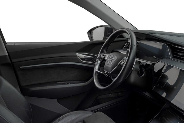 2020 AUDI E-TRON - 12