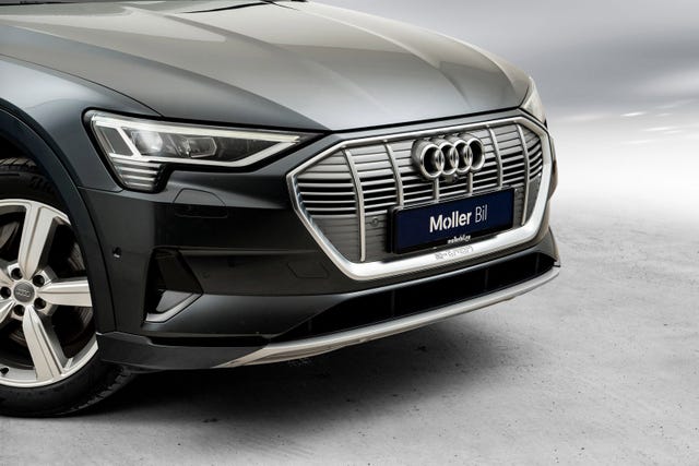 WAUZZZGE8LB027021 2020 AUDI E-TRON-3