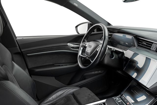 2020 AUDI E-TRON - 12