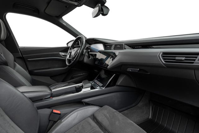 2020 AUDI E-TRON - 11