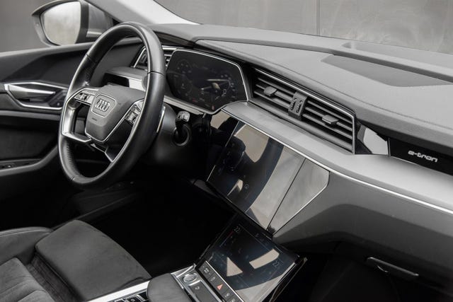 2020 AUDI E-TRON - 29