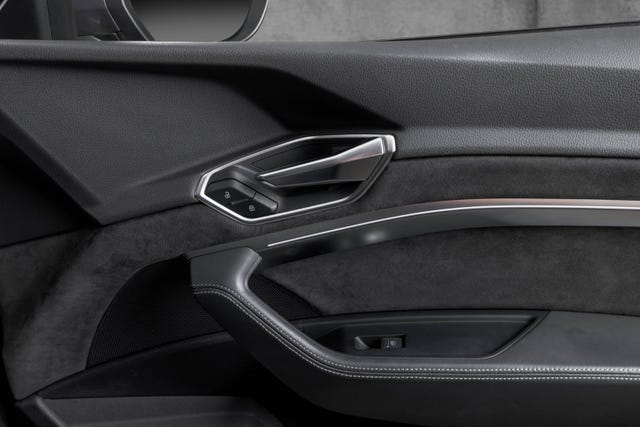 2020 AUDI E-TRON - 9