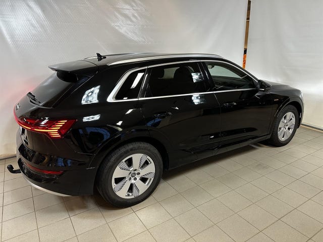 2020 AUDI E-TRON - 9