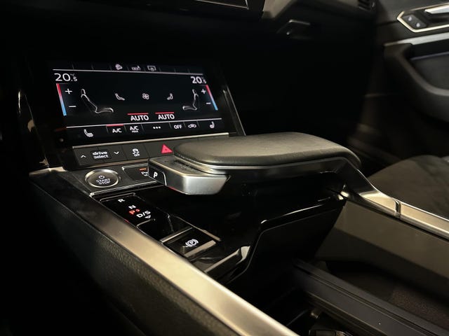 2020 AUDI E-TRON - 24