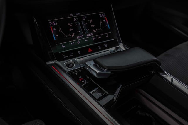 2021 AUDI E-TRON - 33