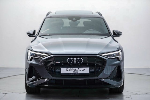 WAUZZZGE7MB030848 2021 AUDI E-TRON-2