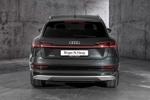 WAUZZZGE3MB030555 2021 AUDI E-TRON-4