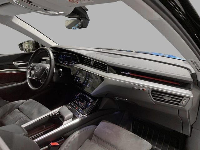 2020 AUDI E-TRON - 26