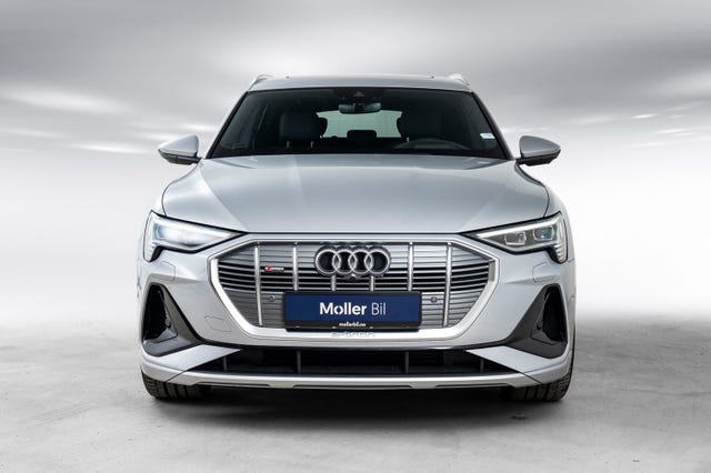 WAUZZZGE5MB012199 2021 AUDI E-TRON-2