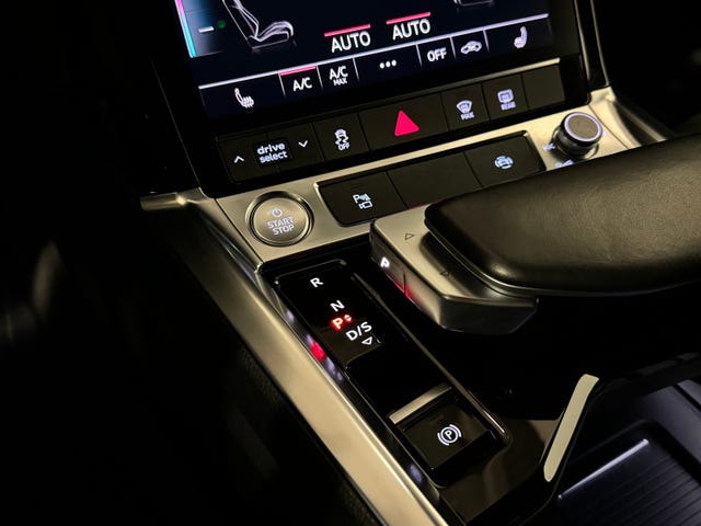 2020 AUDI E-TRON - 21