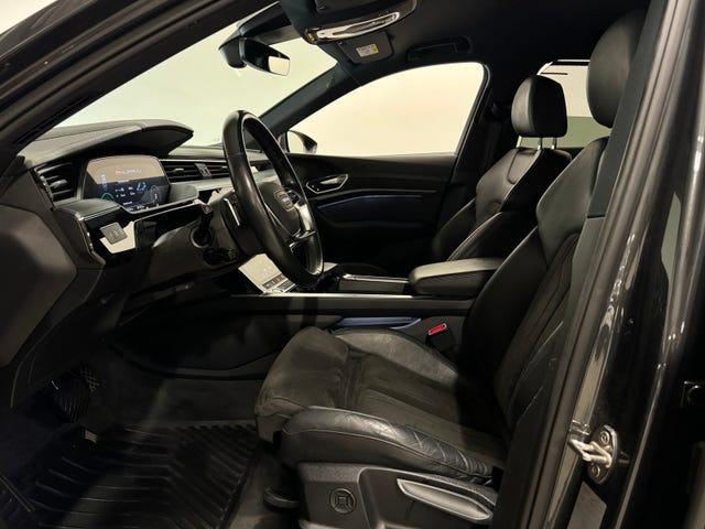 2020 AUDI E-TRON - 12