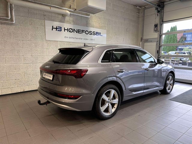 WAUZZZGE7LB019301 2020 AUDI E-TRON-3