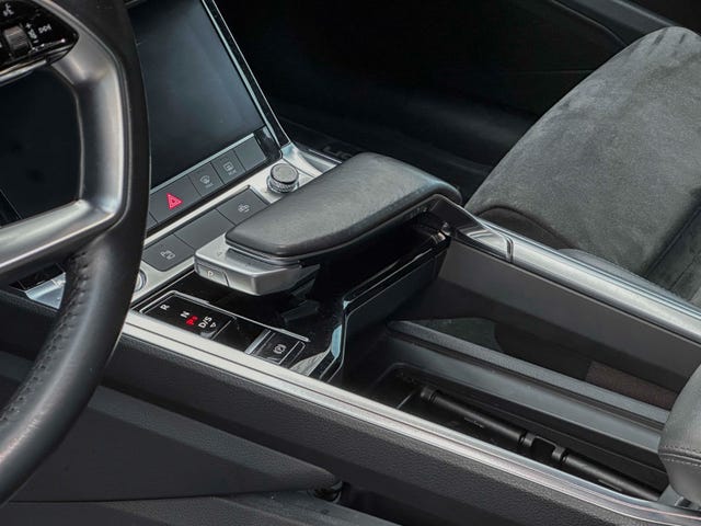 2020 AUDI E-TRON - 28