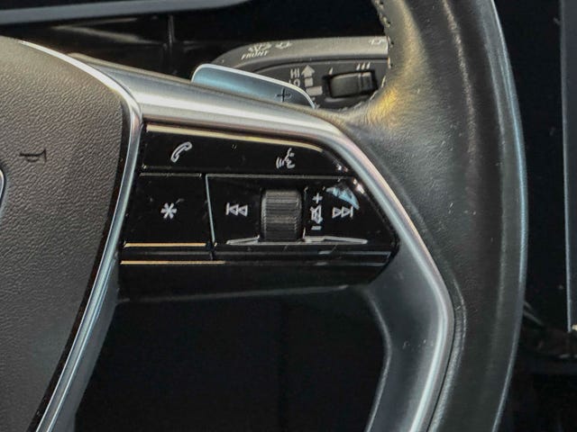 2020 AUDI E-TRON - 57
