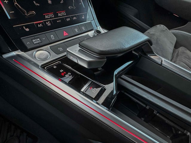 2020 AUDI E-TRON - 30