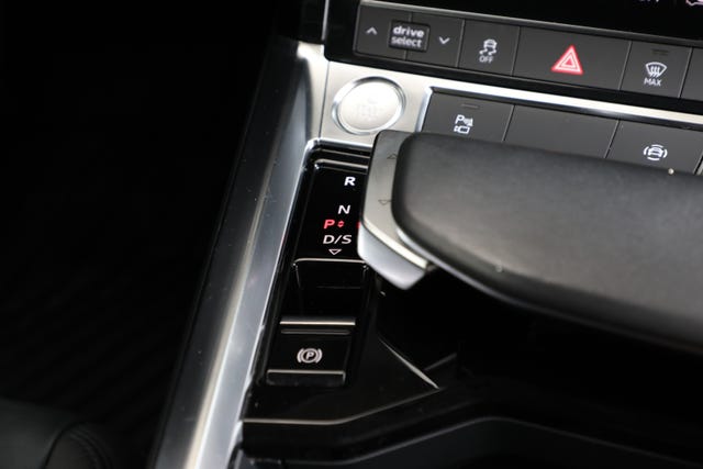2020 AUDI E-TRON - 20
