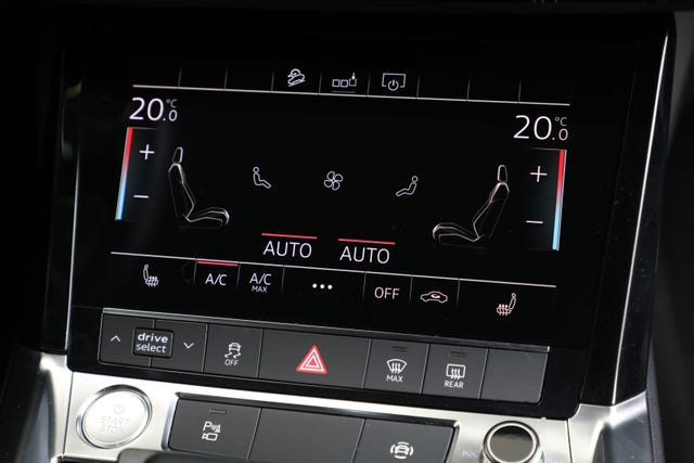 2020 AUDI E-TRON - 32