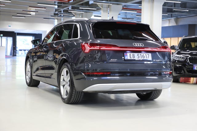 null 2020 AUDI E-TRON-4