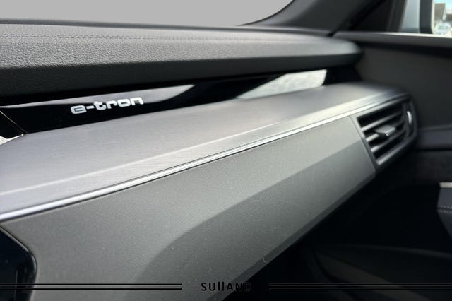 2020 AUDI E-TRON - 28