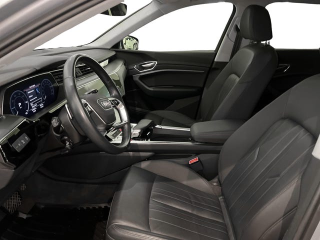 WAUZZZGE8LB027083 2020 AUDI E-TRON-4